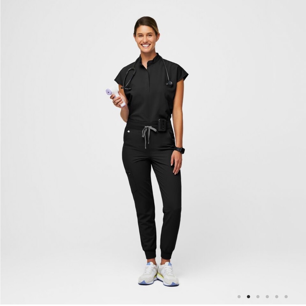 Figs Zamora High Waisted Scrub Pant Black